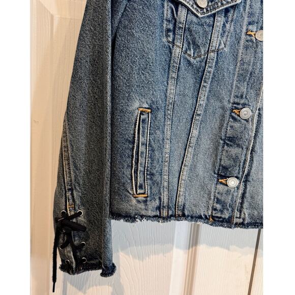 New Levi's Denim Jacket - Women's Raw Hem Lace Up Sleeves- Small - Picture 3 of 8